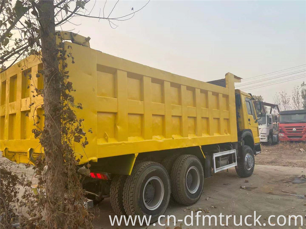 Refursbished Used Howo 6x4 10 Wheels Dump Truck3